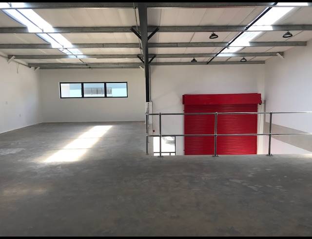 300M² WAREHOUSE TO LET IN GLEN ANIL
